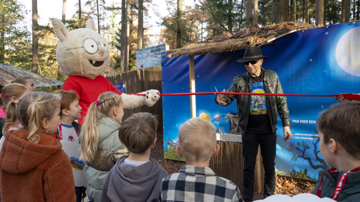 Paul van Loon opent Dolfje Weerwolfje doolhof
